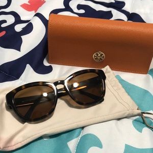 TORY BURCH brown tourtiose sunglasses.  TY9040